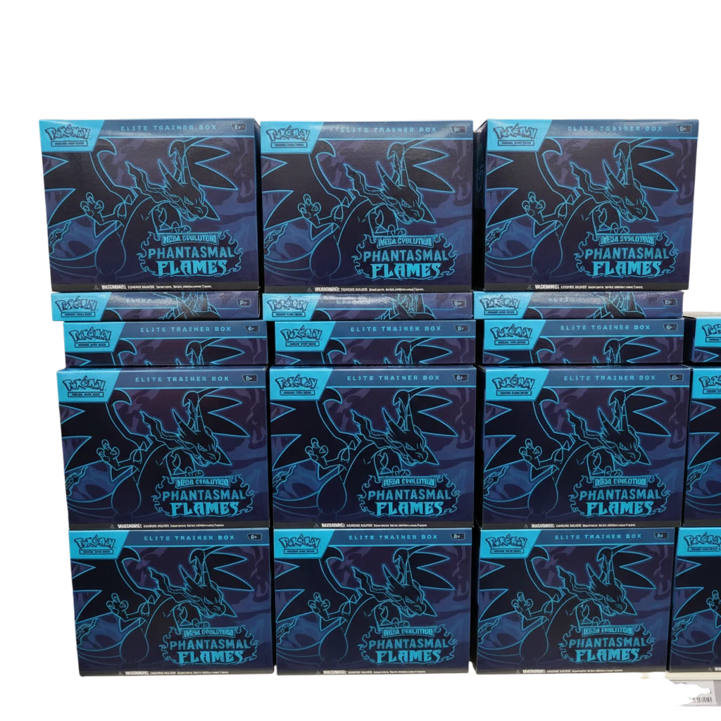Cajas de Entrenador Elite InspectorTCG Phantasmal Flames con diseño de Charizard azul en estantería de tienda